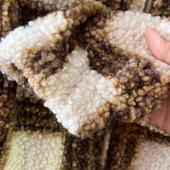 HYFVE Juniors sherpa jacket plaid camel brown off white size Large - Picture 11 of 14